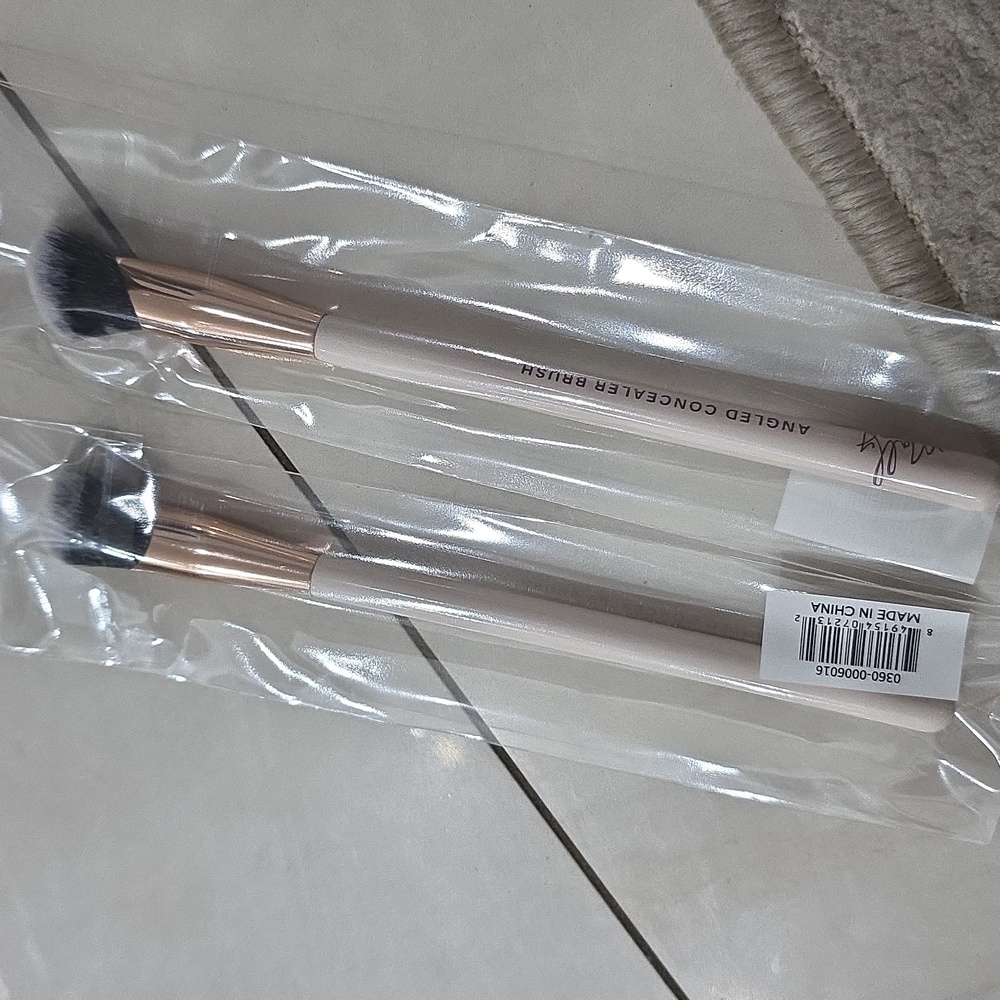Mally Angled Concealer Brush Set with Rose Gold Accents X2